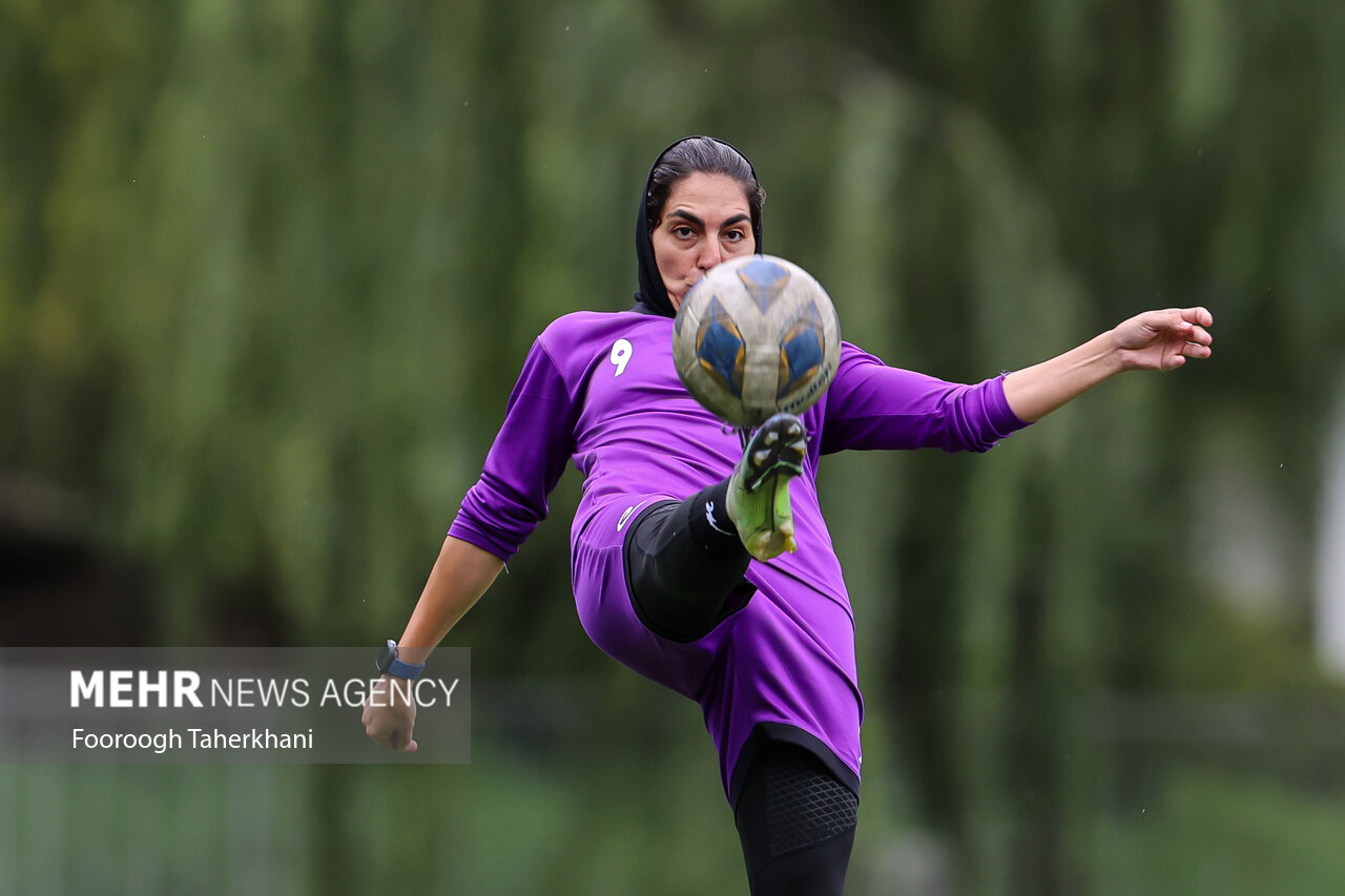 اولین تمرین تیم خاتون بم در بوتان