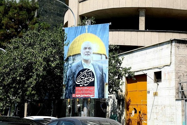 اکران شهری تصویر «فرمانده آزادگان» در تهران