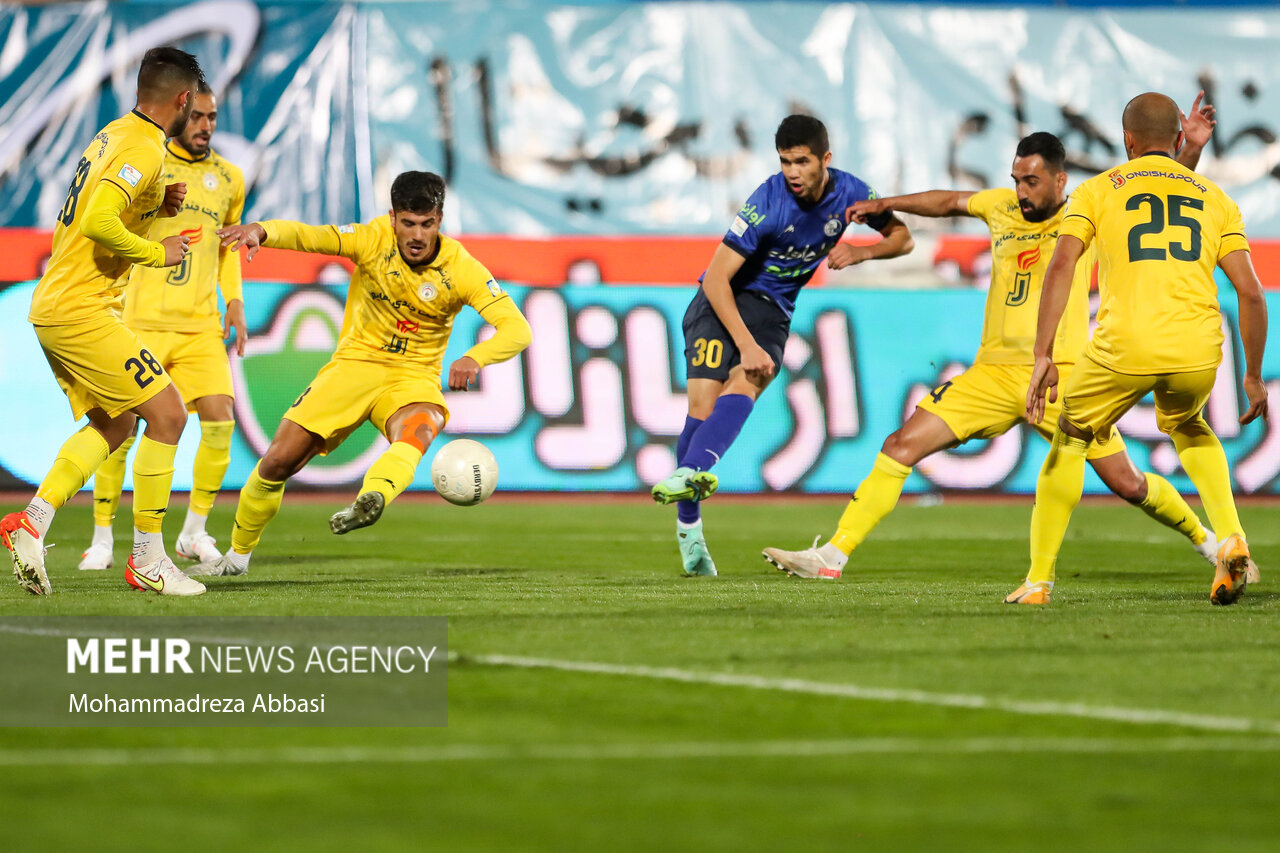 اگر تیم فجر سقوط کرد از فوتبال می روم