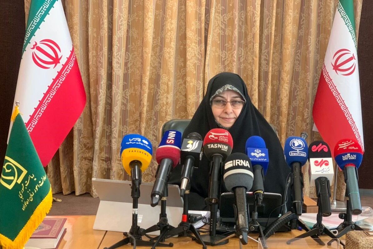 ایجاد صندوق ضمانت برای زنان سرپرست خانوار/ تداوم حضور بانوان در ورزشگاه‌ها منوط به تصمیم وزارت ورزش است