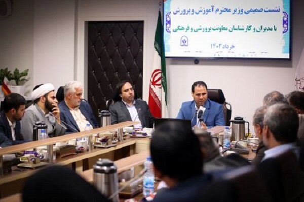 ایجاد مثلث مدرسه، مسجد و خانواده از مأموریتهای معاونت پرورشی است