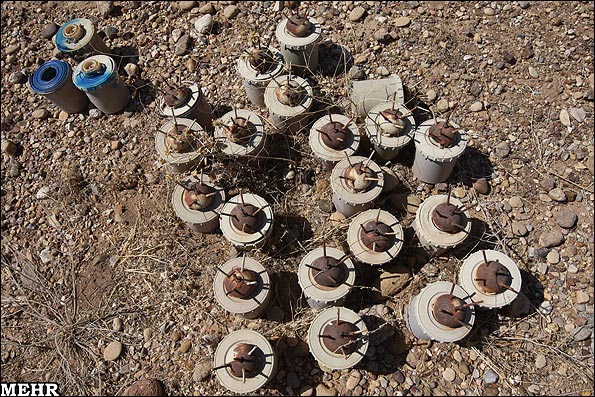 ایران بیش از ۳۷۷ هزار مهاجر افغانستانی را با خطرات مین آشناکرد