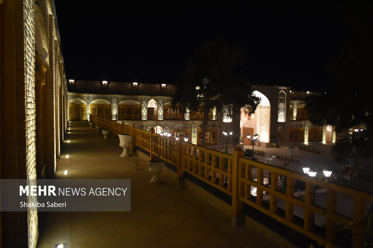 ایران من | کاروانسرای وکیل و کاروانسرای گنج‌علی خان