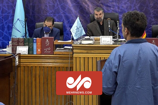 اینجا رو ببندیم، مأمورها که اومدن شروع کنیم به تیراندازی