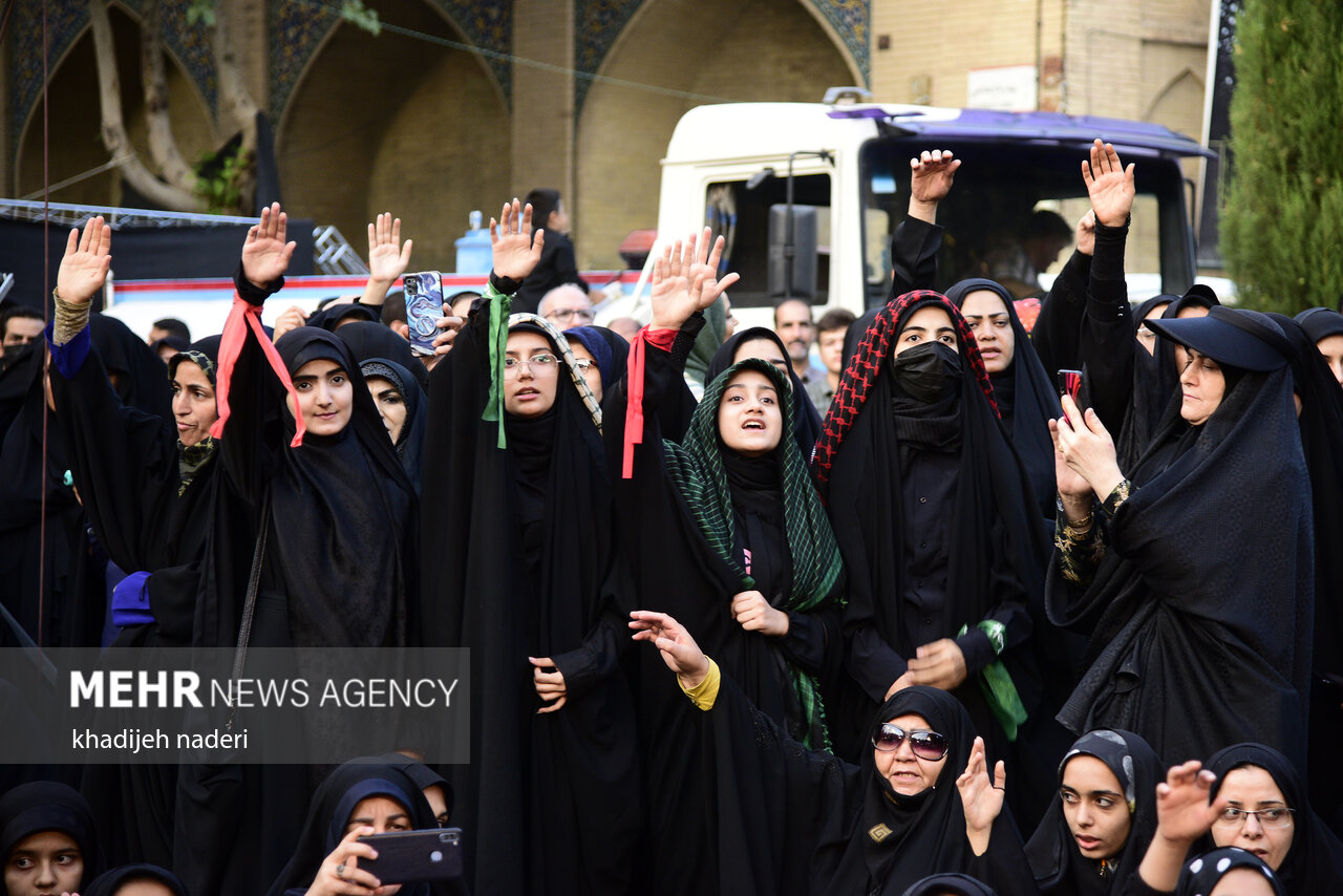 اینجا هزاران دختر دهه‌هشتادی میدان‌دار فرهنگ ایرانی اسلامی
هستند
