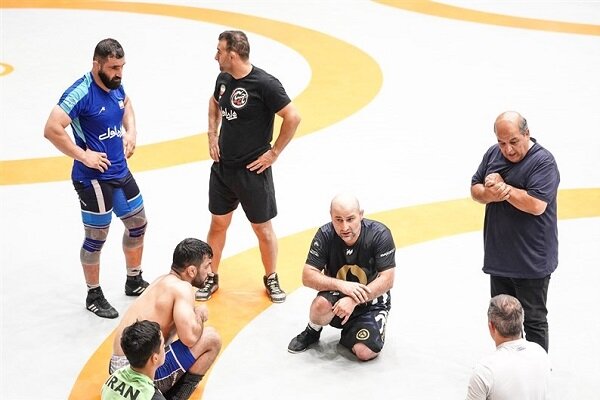 با انتخاب مربی روس باید به حال کُشتی گریست/ سرمربی را تغییردهند