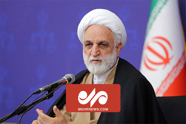 با هرگونه فسادی در داخل و خارج از قوه قضائیه برخوردمی‌کنیم