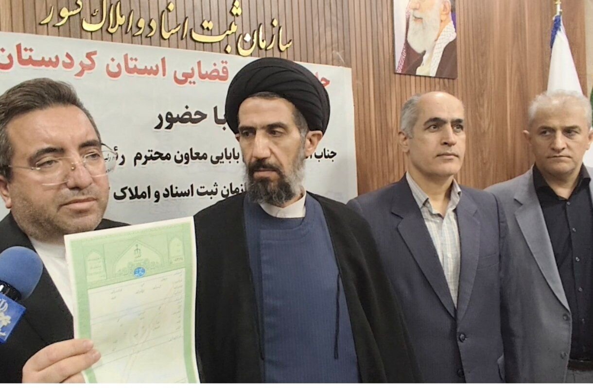 بابایی: مردم نسبت به تبدیل اسناد دفترچه ای به تک برگ اقدام کنند