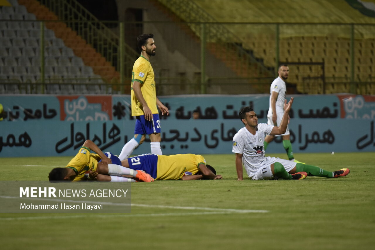 باخت ذوب‌آهنِ ۱۰ نفره به تیم بحران زده علی‌منصور