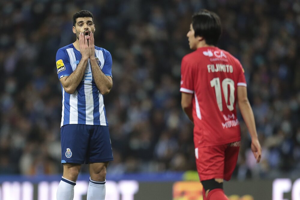 باخت پورتو برابر لیون با مهاجم ایران/ چانه زنی طارمی برای پنالتی!