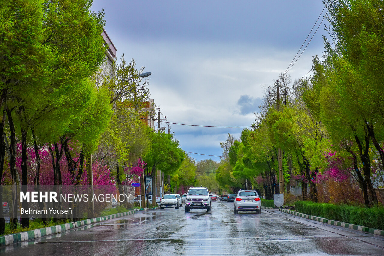 بارش باران در نقاط مختلف کشور/ اهواز به مرز ۴۰ درجه می‌رسد