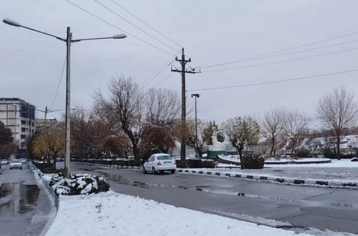 بارش برف سقز را در آغوش سفید خود فرو برد