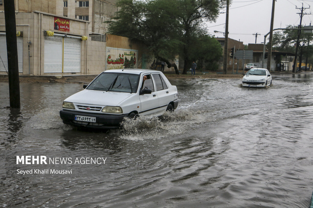 بارش شدید باران و آبگرفتگی معابر در مریوان
