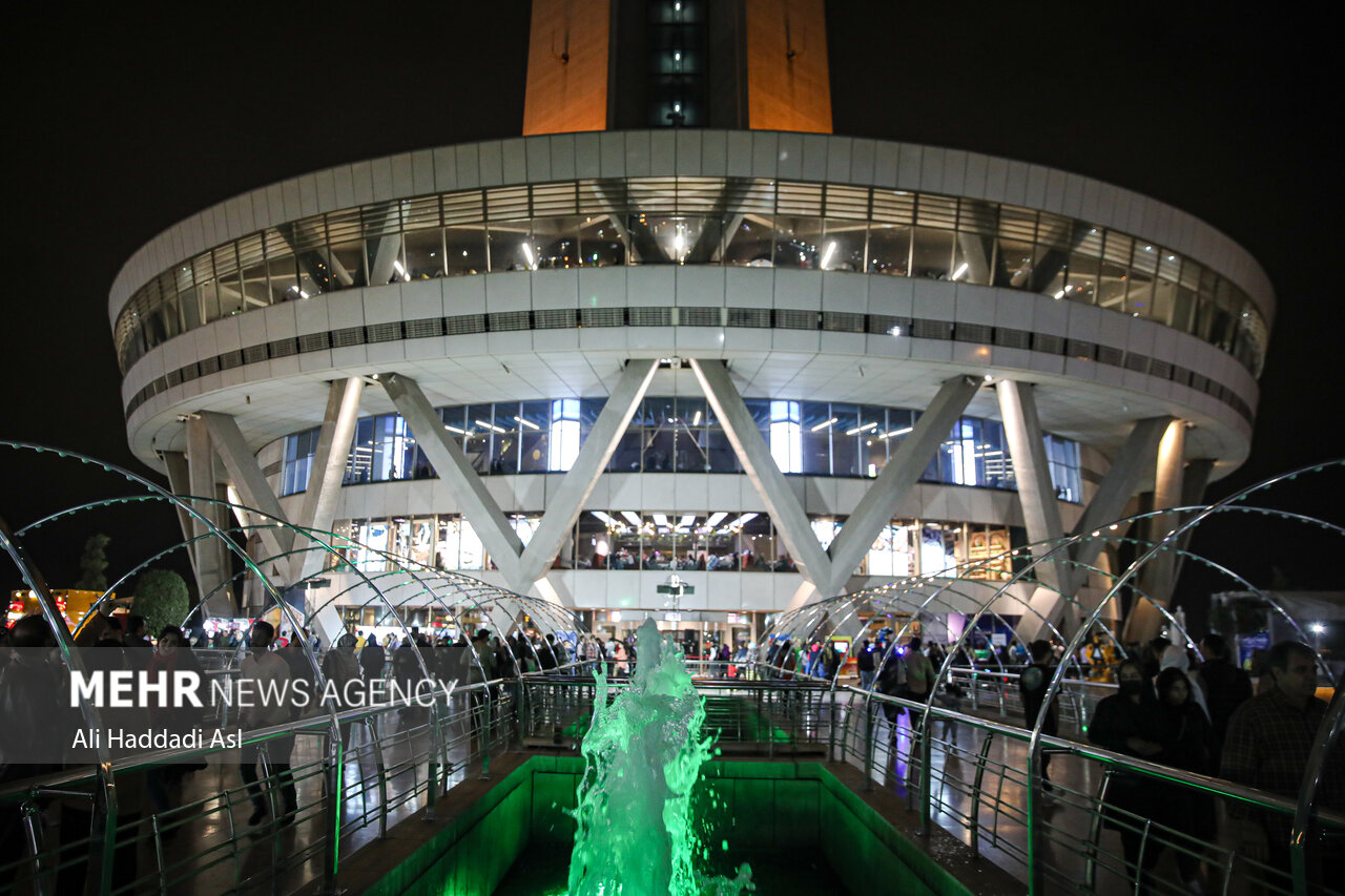 بازدید از برج میلاد بار دیگر رکورد زد