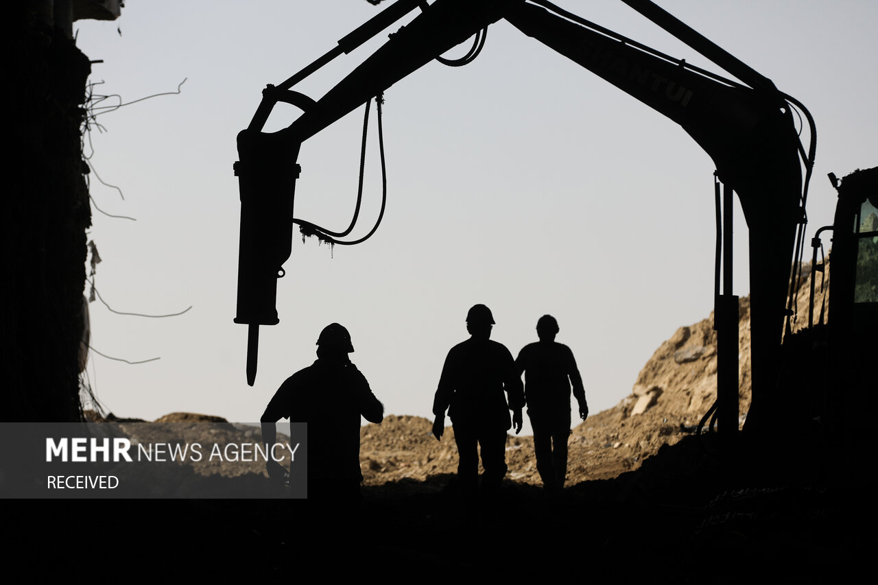 بازدید خبرنگاران از پیشرفت پروژه میدان فتح