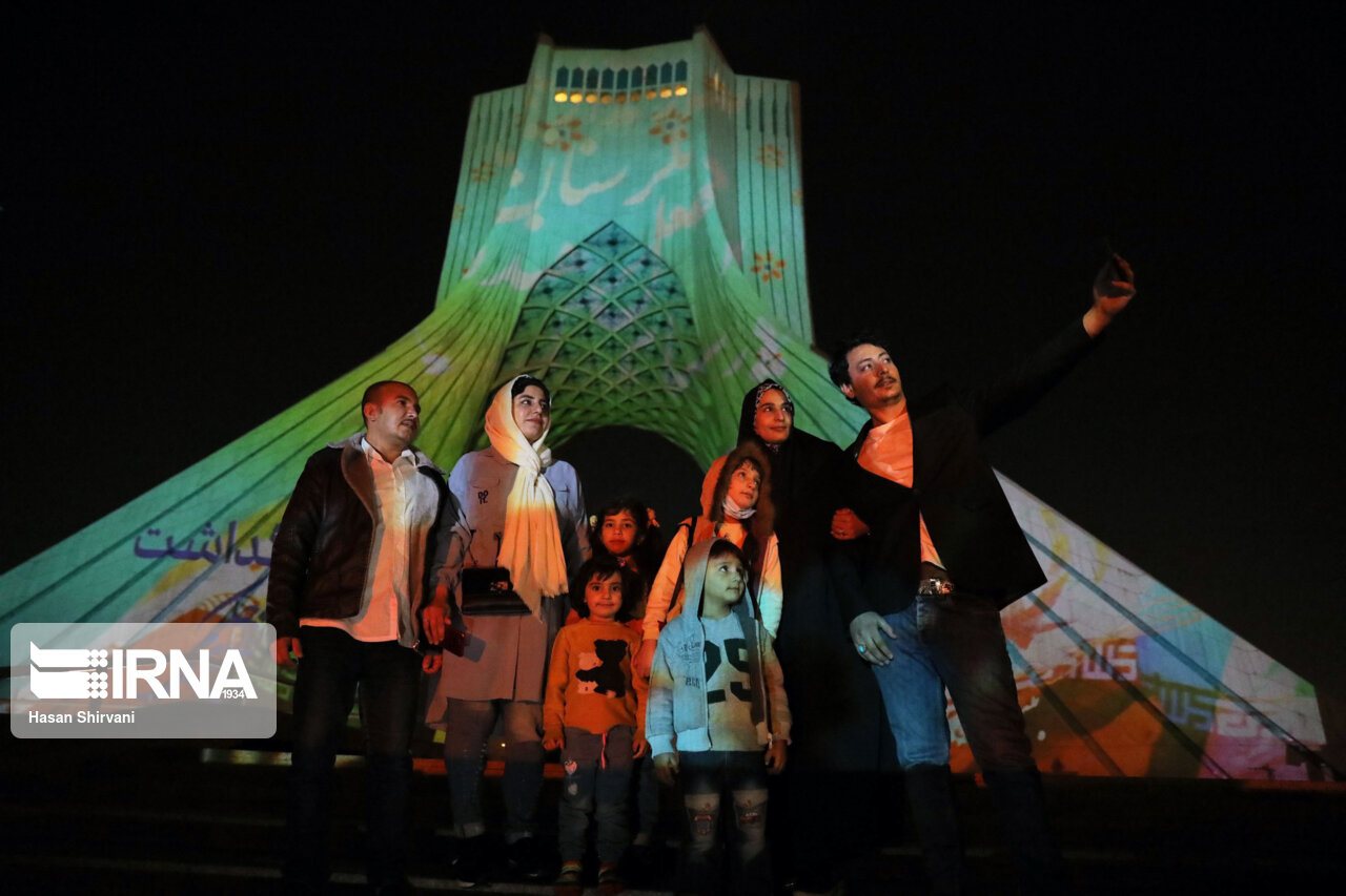 بازدید رایگان کودکان از مجموعه برج آزادی/ حل مشکل تأمین منابع مالی خط مترو پرند بررسی شد