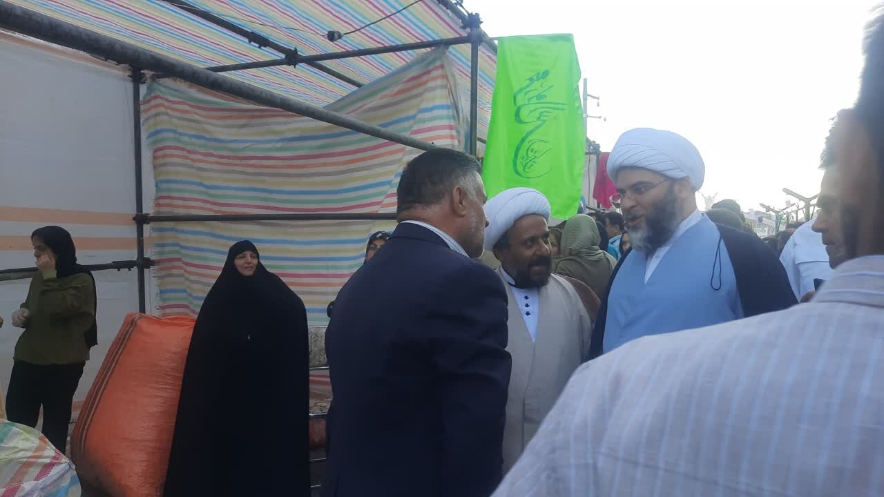 بازدید رییس سازمان تبلیغات اسلامی از غرفه های مهمانی امت
احمد