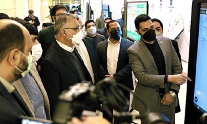 بازدید زاکانی از غرفه سازمان مدیریت پسماند در برج میلاد