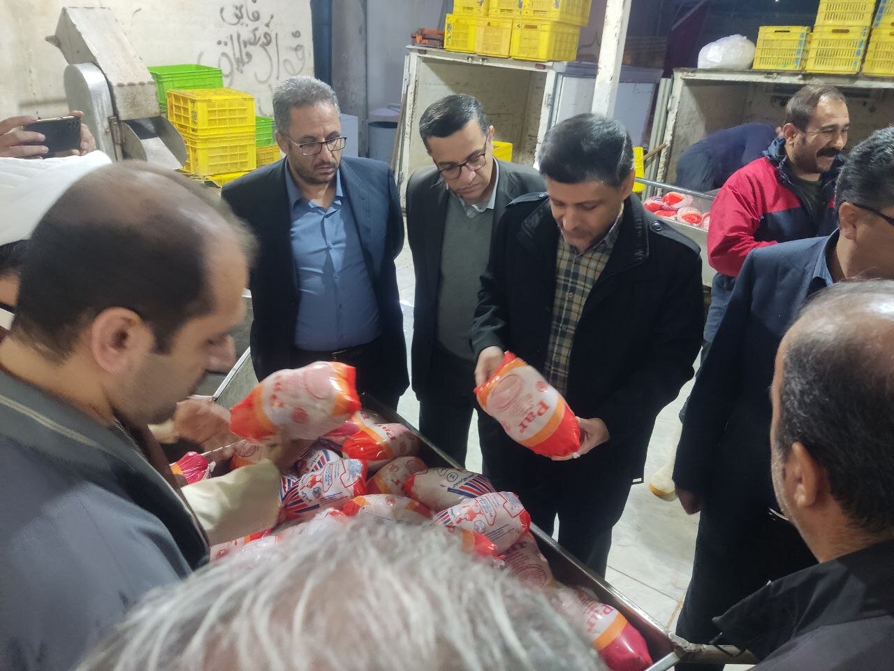 بازدید شبانه از کشتارگاه مرغ سنندج/افزایش گشت‌های مشترک دربازار