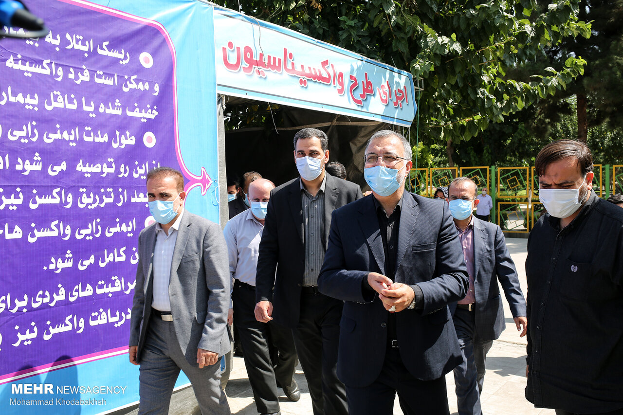 بازدید شهردار تهران از مراکز واکسیناسیون بوستان گفتگو و بعثت