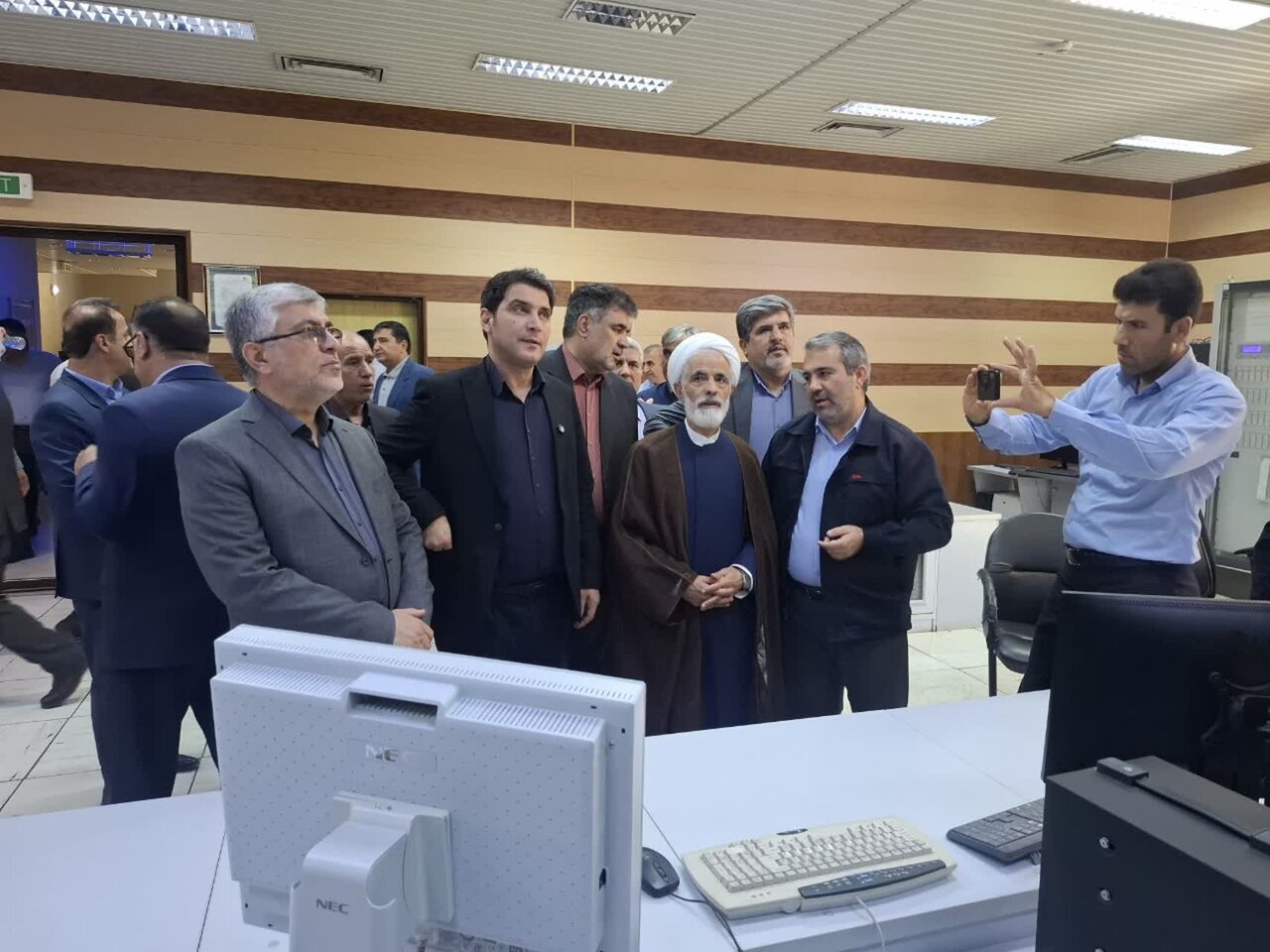 بازدید معاون حقوقی رئیس جمهور از نیروگاه سیکل ترکیبی سنندج