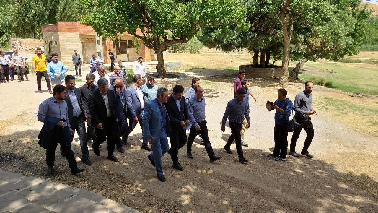 بازدید معاون رئیس جمهور از روستاهای خسروآباد و قمچقای بیجار