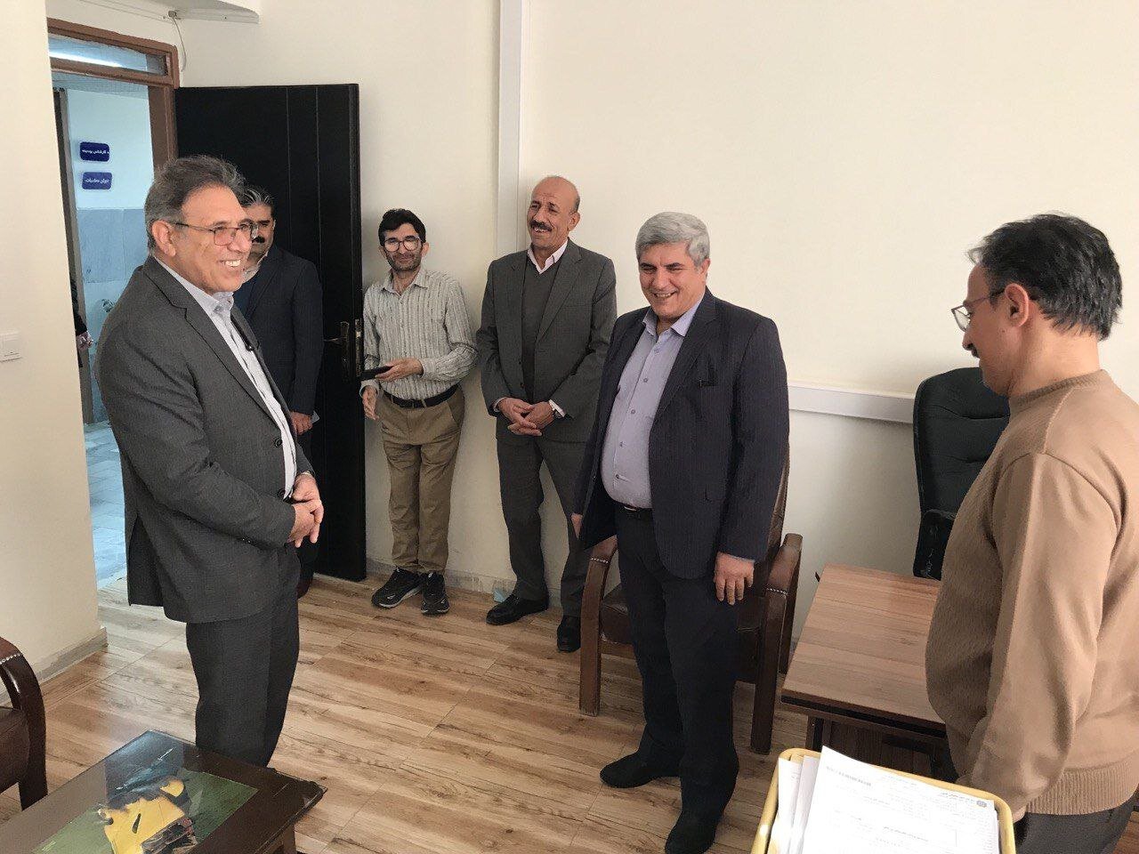 بازدید معاون سیاسی استاندار کردستان از روند خدمات ثبت احوال استان