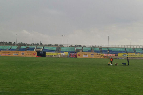 بازدید معاونان پرسپولیس از چمن ورزشگاه شهید کاظمی