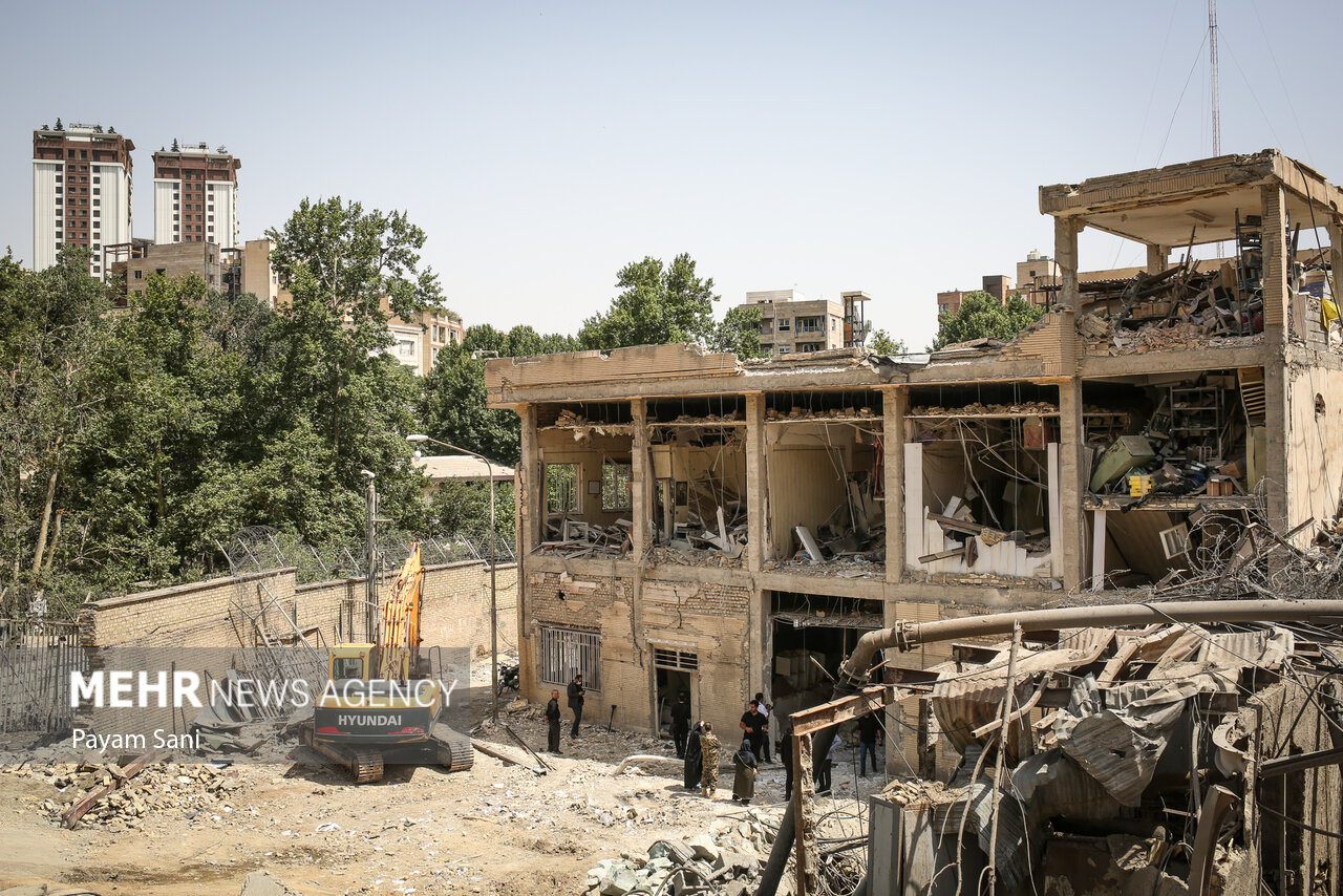 بازدید ۱۵ نفر از خبرنگاران و روزنامهنگاران مستقل خارجی از زندان اوین