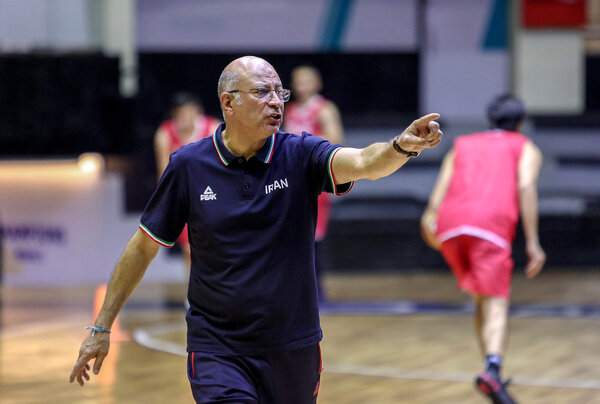 بازگشت تیم ملی بسکتبال به کشور بدون سرمربی