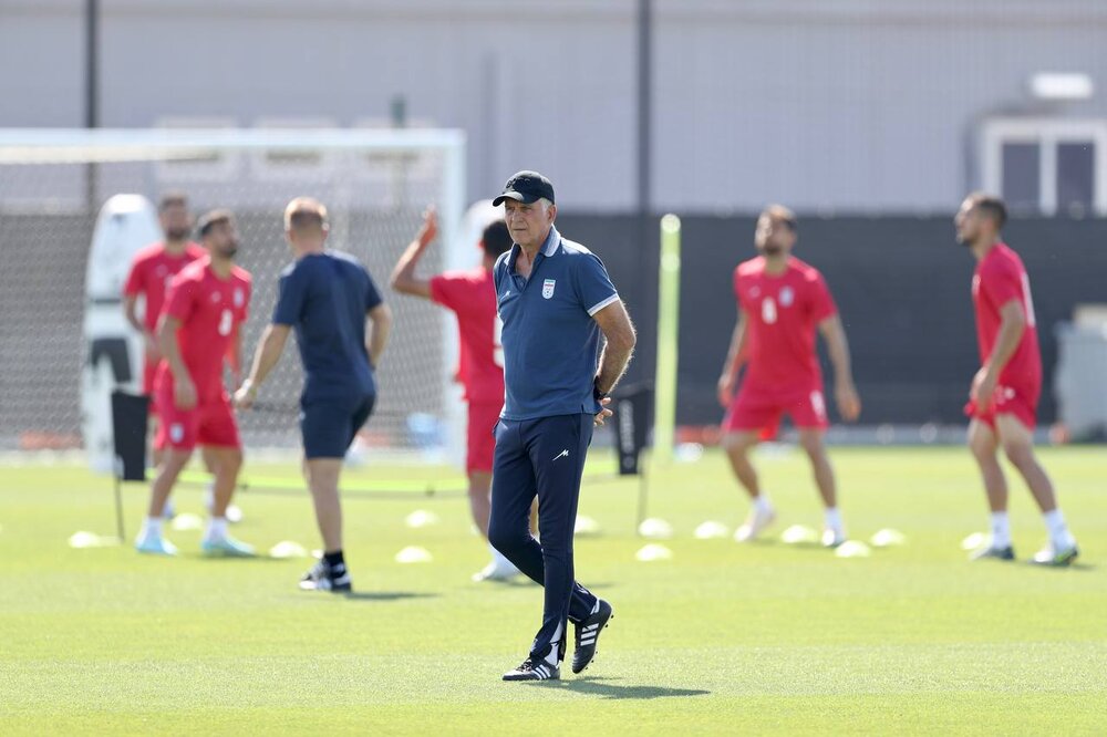 بازگشت کیروش اشتباه بود/ بهتر بود ایران مربی دیگری انتخاب میکرد