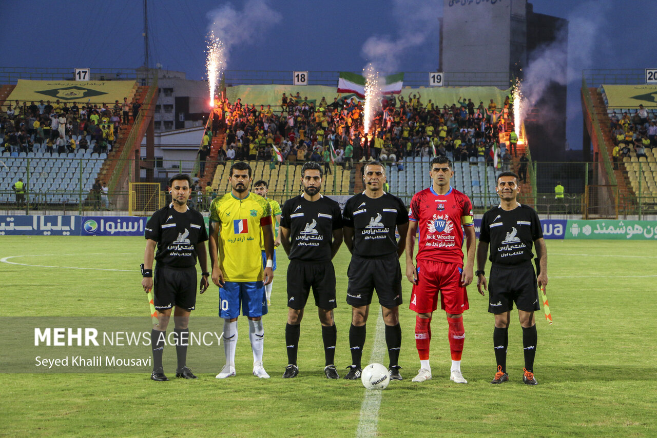 بازی صنعت نفت آبادان و نساجی مازندران