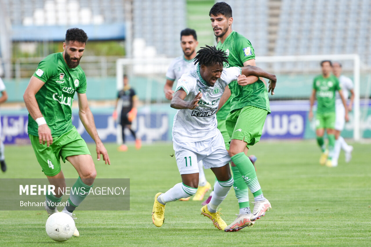 بازی فوتبال آلومینیوم اراک و ذوب‌آهن