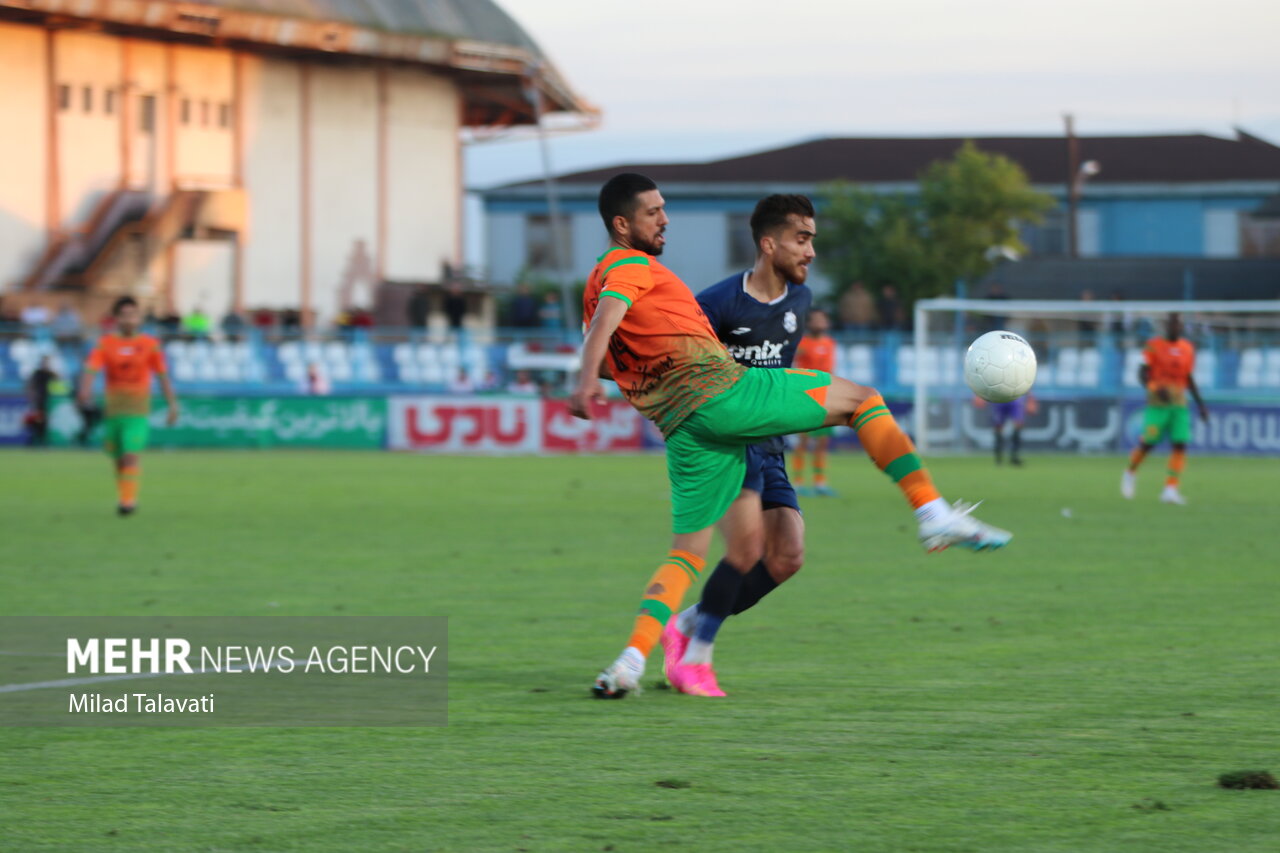 بازی فوتبال ملوان و مس رفسنجان