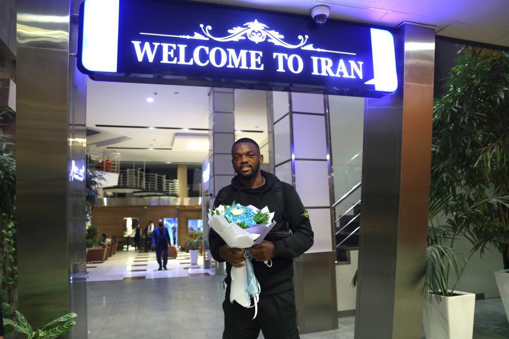 بازیکن دانمارکی مد نظر استقلال وارد تهران شد