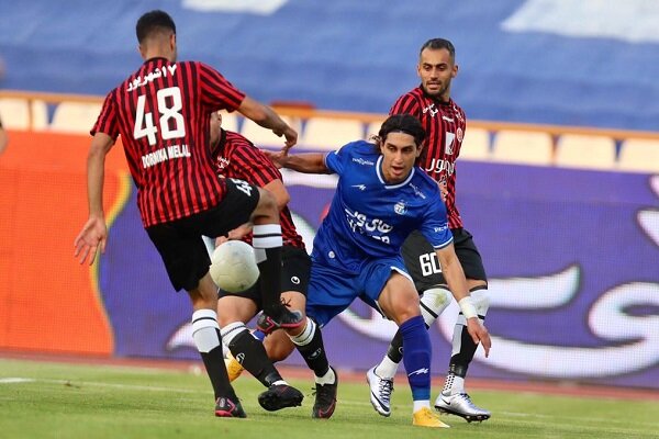 بازیکن سابق استقلال و پرسپولیس در آستانه بازگشت به جمع آبی‌پوشان