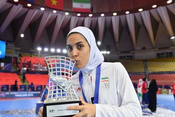 بازیکنان جوان تیمملی باید خودشان را با شرایط سازگارکنند