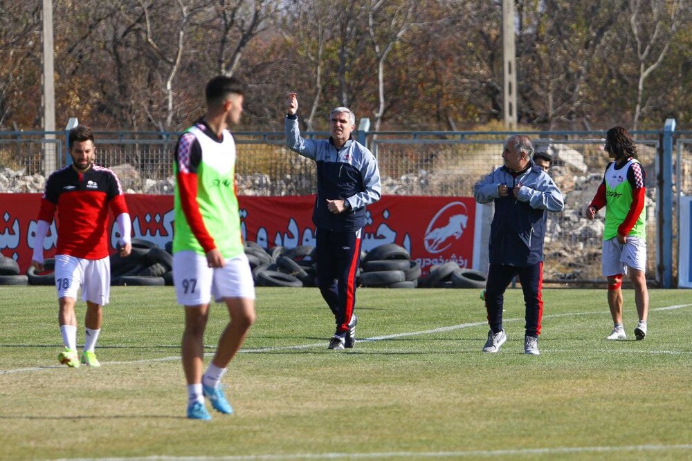 باشگاه تراکتور از داور بازی مقابل آلومینیوم اراک شکایت رسمی کرد