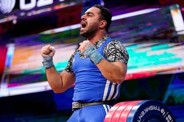 باشگاه ذوب‌آهن در حق ما کلاه برداری کرد/فقط خرج فوتبال می‌کنند