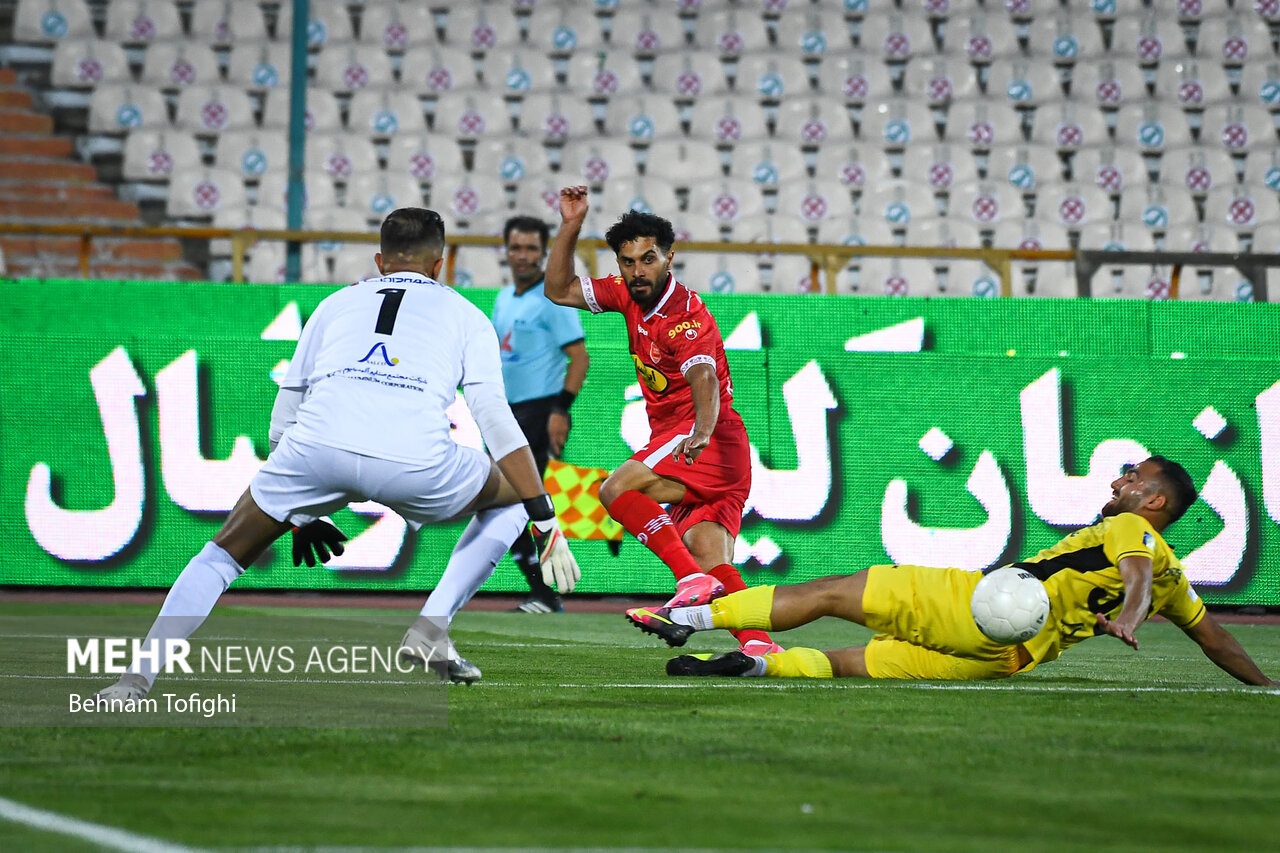 باشگاه پرسپولیس از ثبت قرارداد بازیکنان جدید خود محروم شد