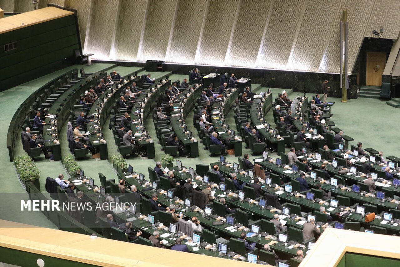 باشگاههای ورزشی ملزم به فعالیت در ردههای پایه و بانوان شدند