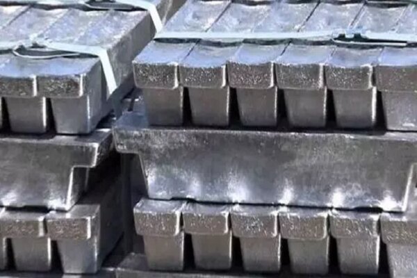 باند سارقان و خریداران شمش فولاد در هرمزگان دستگیرشدند