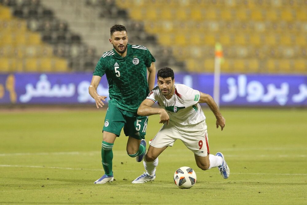 «باندبازی» به فوتبال لطمه میزند/ یارکشی در تیم ملی «سم» است