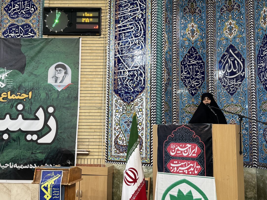 بانوان انقلابی خط مقدم جبهه فرهنگی و رسانه‌ای هستند