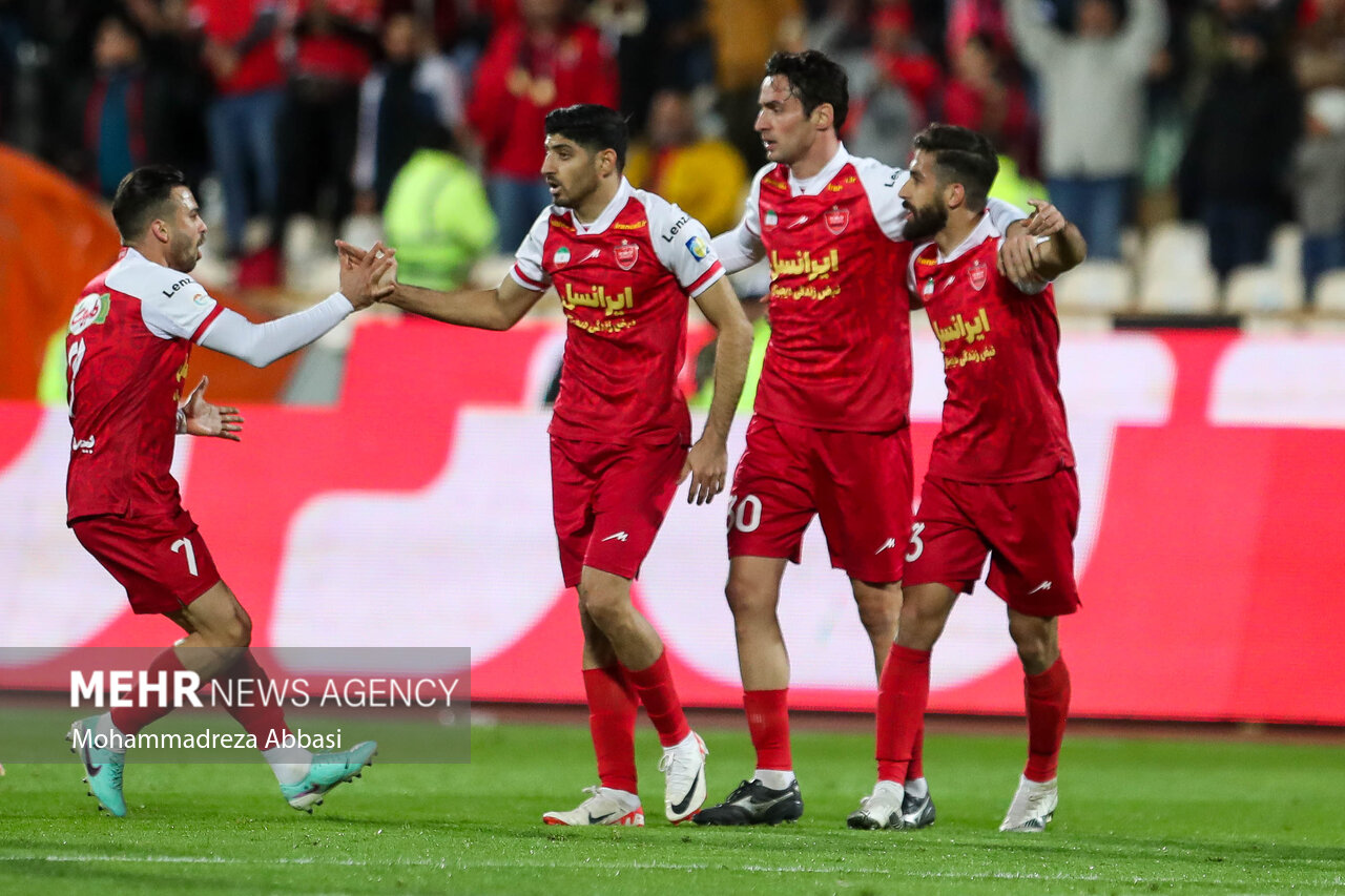 «باهویی» در سطح پرسپولیس نیست/ یک مدافع نیاز به مشاوره
دارد!