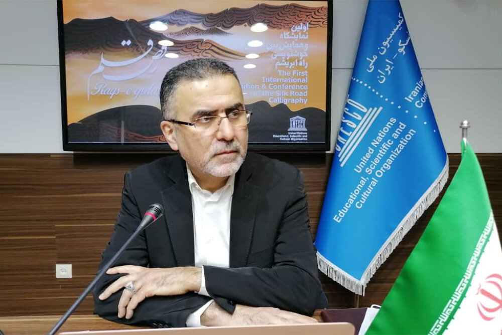 باید با هنر خوشنویسی رفتار ملی داشته باشیم