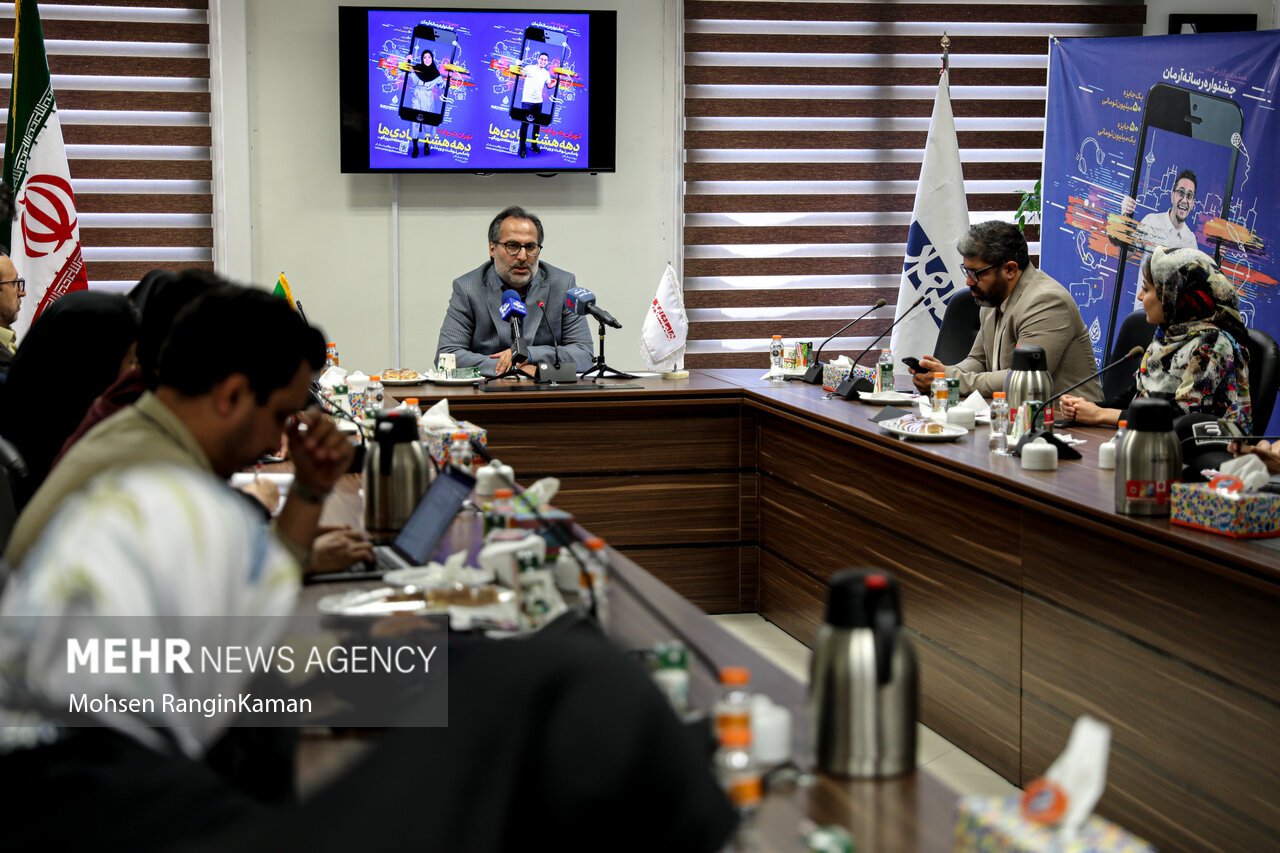 باید دنیا را از دریچه دهه هشتادیها ببینیم