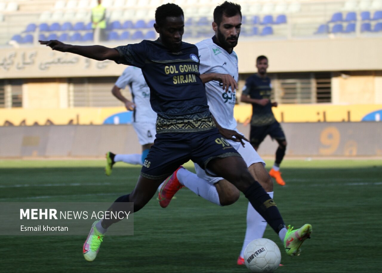 باید ۸ امتیاز از گل گهر کسر شود و ۲ امتیاز به استقلال برسد