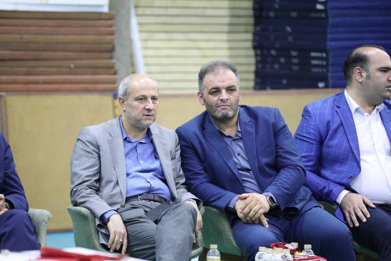 برای ساختن نسل جدید وزنهبرداری کمکاری کردند/ نقدها مغرضانه است