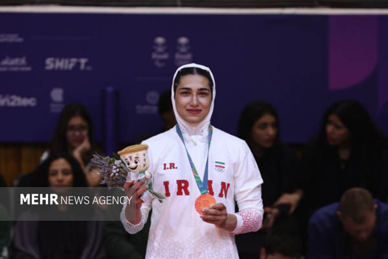 بربط: از اینکه دست پُر به ایران بر میگردم خوشحالم